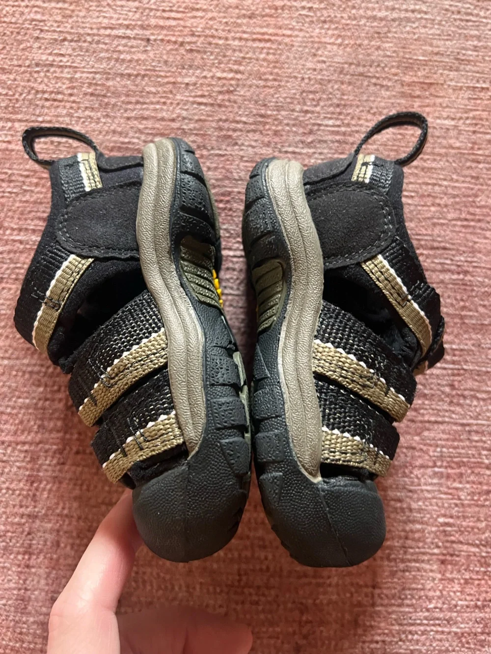 KEEN Toddler Size 4 Kids' Black and Tan Outdoor Closed Toe Sandals Comfy
